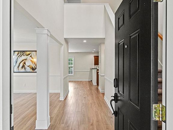 5th image of 227 S River Drive