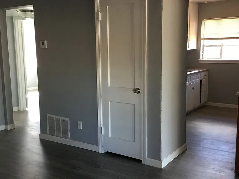 610 S Leggett Dr — Photo 11