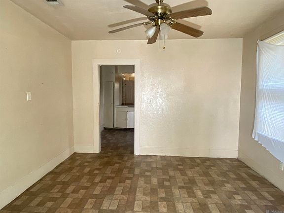 4th image of 2732 Huron St