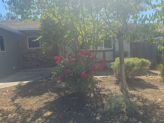 2nd image of 326 Honeysuckle Dr
