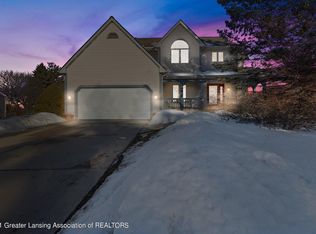 1314 Wolf Run Dr, Lansing, MI 48917