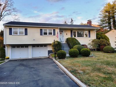 16 Perna Ln, Stamford, CT, 06903