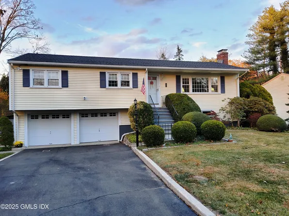 16 Perna Ln, Stamford, CT 06903