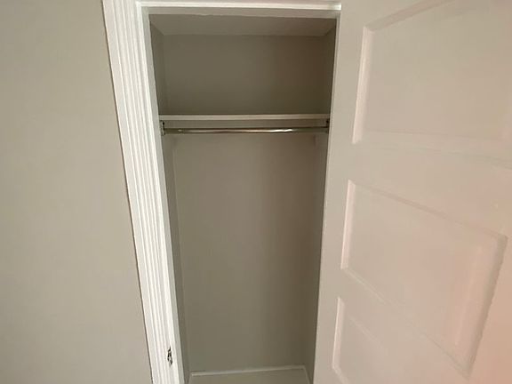 5th image of 417 Kensington Ct APT 6