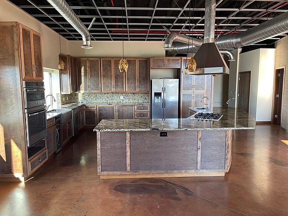 3rd image of 2551 Cole St Suite V