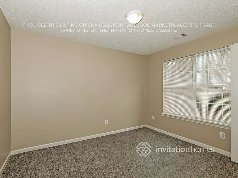 1406 N Hampton Dr — Photo 14