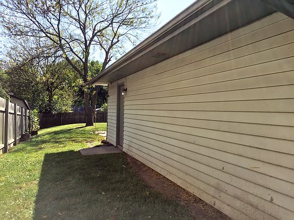 3rd image of 3831 Pioneers Blvd
