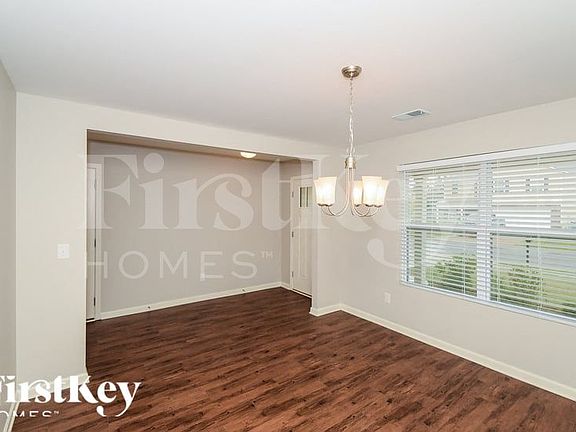 4th image of 166 Rosegate Dr