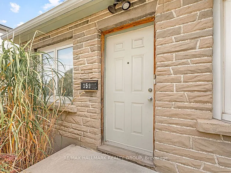 359 Dominion Ave #2 — Photo 2