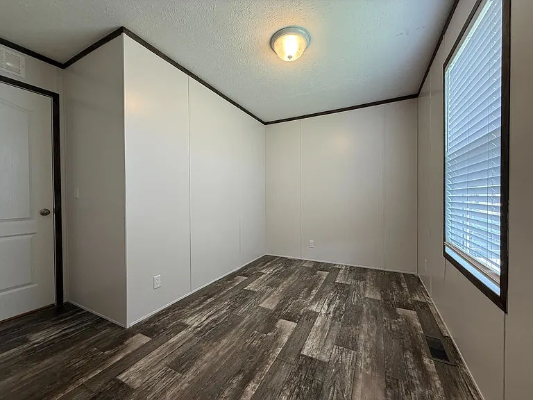 38000 Le Chateau Blvd #49 — Photo 22