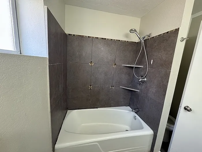 3241 W Pierson St — Photo 12