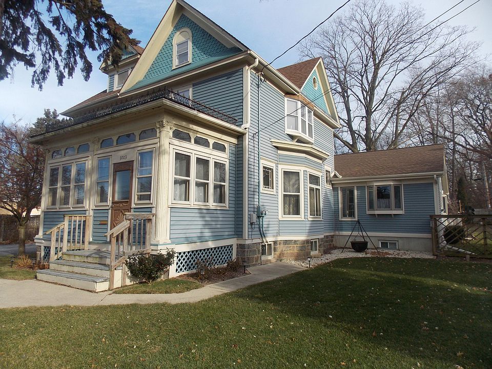 1st image of 1003 N Chicago Ave