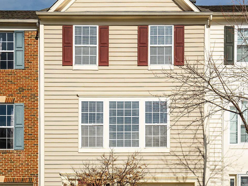2507 James Maury Dr