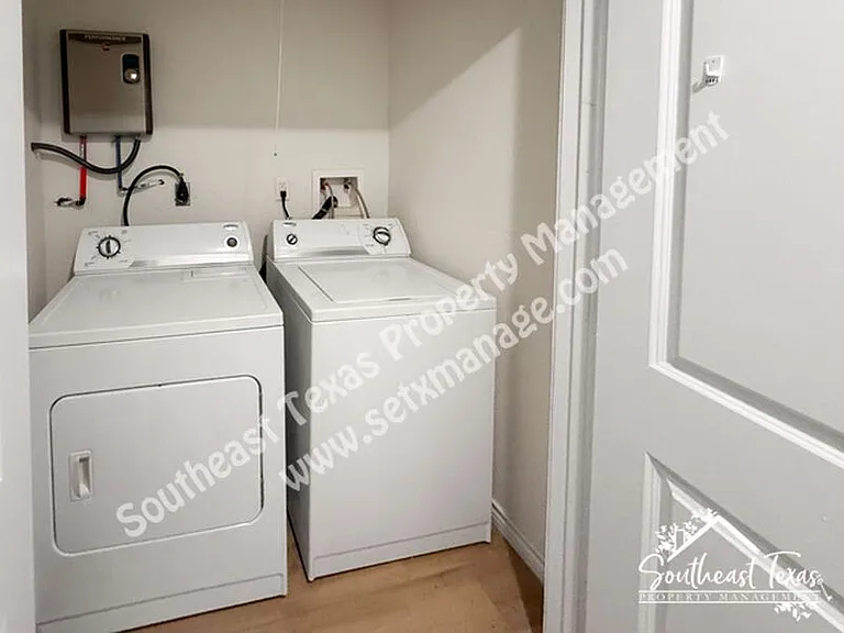 908 Stilwell Blvd — Photo 7
