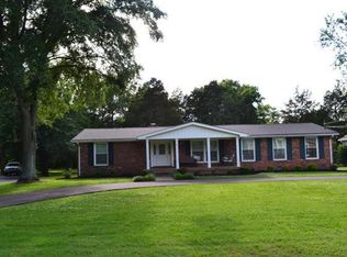 112 Bartonwood Dr, Lebanon, TN 37087