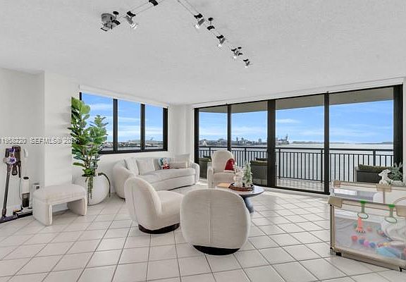 2nd image of 540 Brickell Key Dr APT 832
