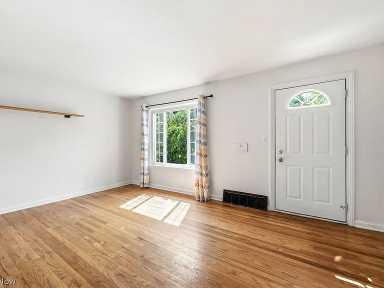 1395 Irene Rd — Photo 2
