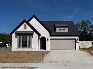 3103 S 14th St, Rogers, AR 72758