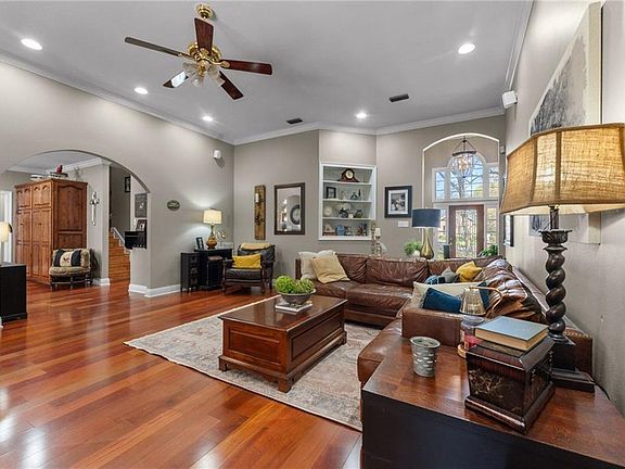 4th image of 3409 Oakridge Ln