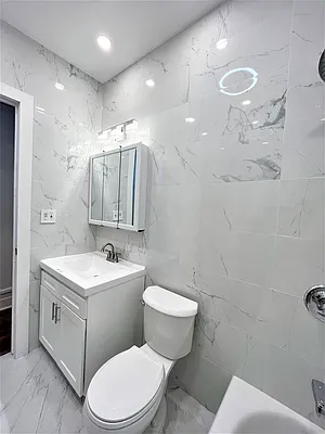 Rented by Riverside NYC Realty LLC | media 8