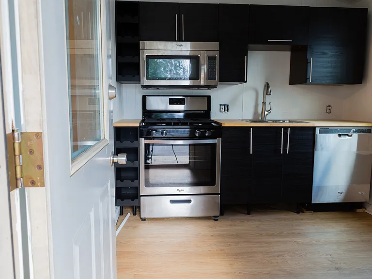 321 Seward St — Photo 13
