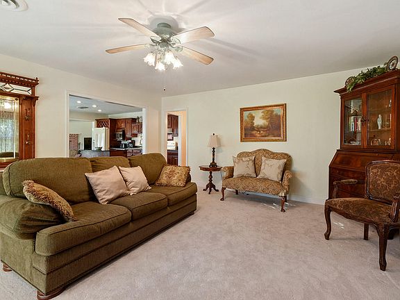 5th image of 3 Oakwood Dr