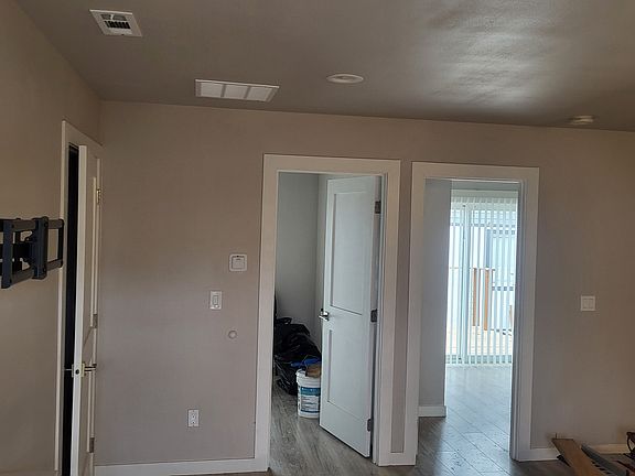 2nd image of 1721 E 59th St Unit B