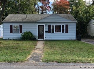 428 Clayton Rd, Schenectady, NY 12304