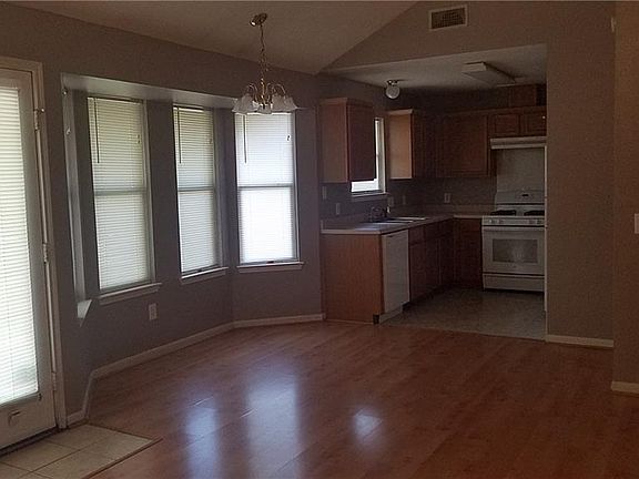 3rd image of 507 Millcreek Ln