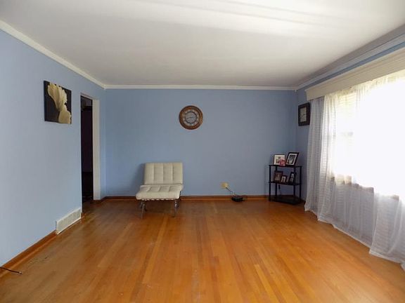 2nd image of 4111 Seward Ave