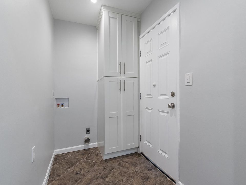 1st image of 7843 Vantage Ave