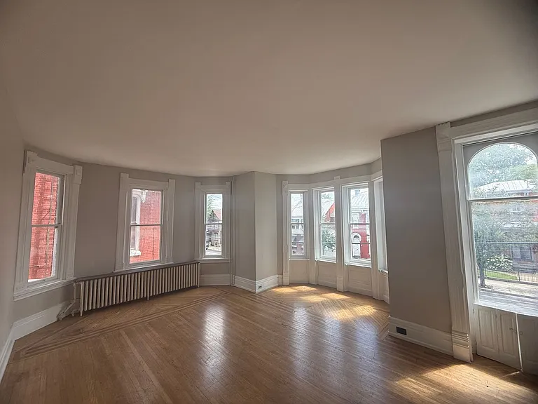 242 S Hanover St — Photo 5