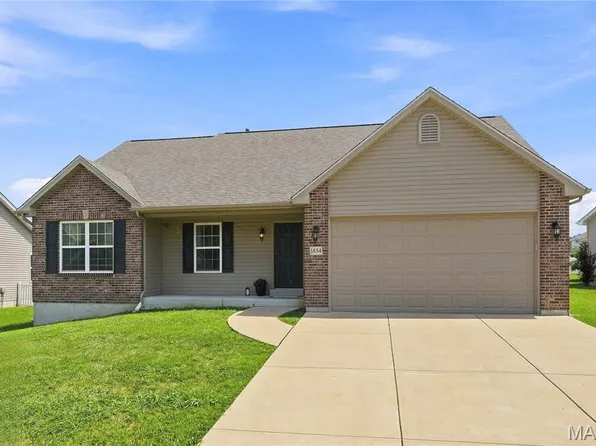 1854 Iron Mountain Dr, Festus, MO 63028
