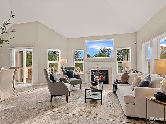 4th image of 4701 268th Avenue NE