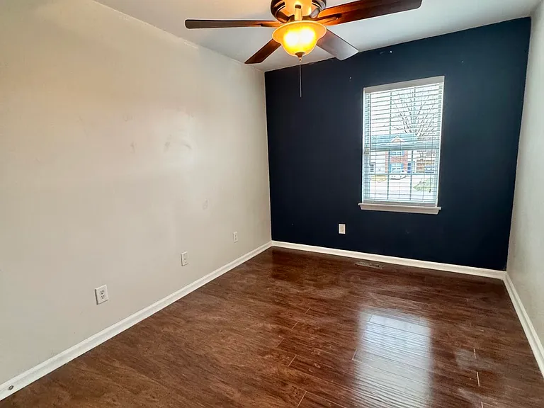 2506 B Bluff View Ct #B — Photo 3