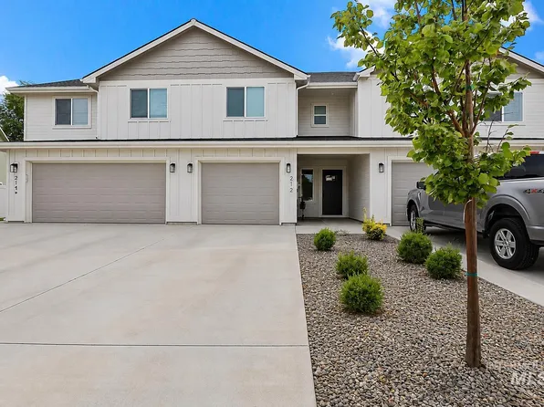 212 NE 3rd St, Fruitland, ID 83619