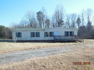 255 New Crosswinds Dr, Mount Airy, NC 27030