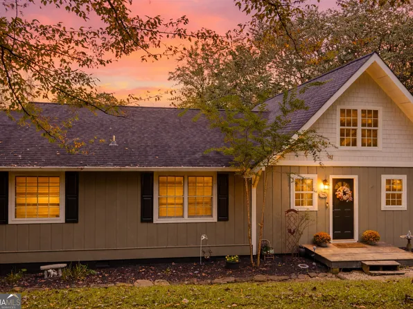 117 Foothills Dr, Cleveland, GA 30528