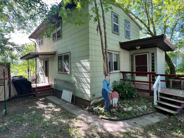 306 7th Ave, Bovey, MN 55709