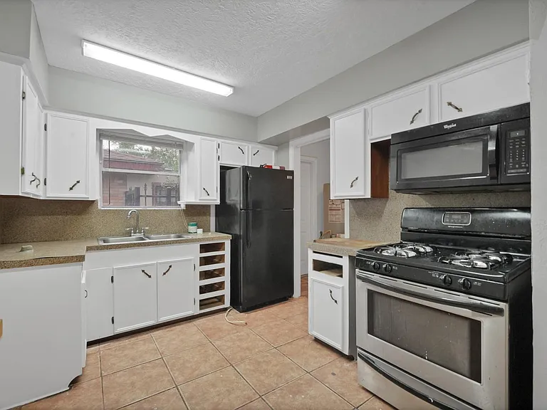 9953 Mango St — Photo 7