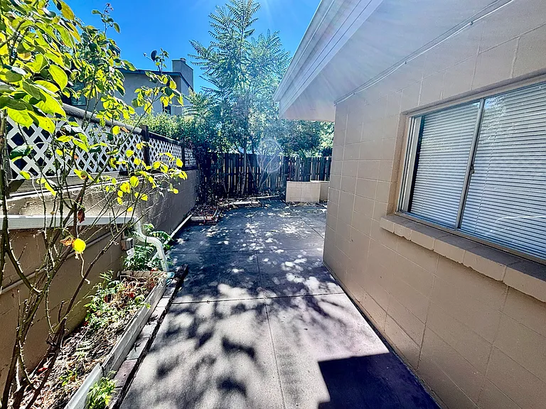 614 J St — Photo 13