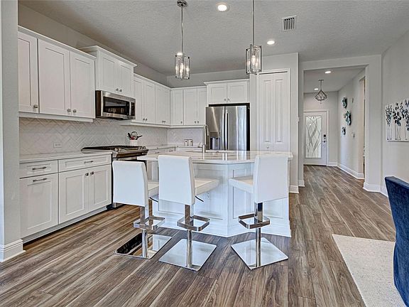4th image of 233 Palidoro Cir