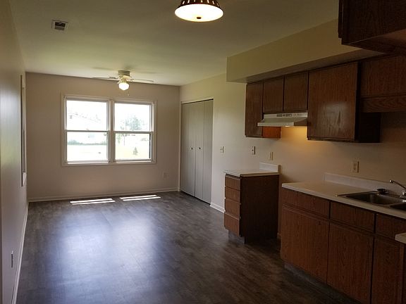 4th image of 1510 Salem Ct