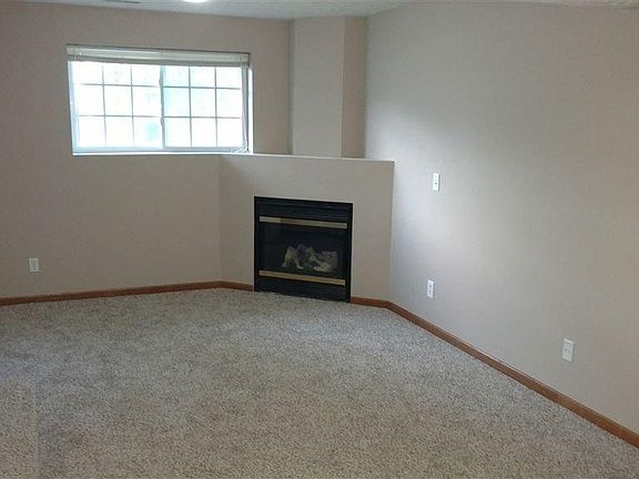 4th image of 15615 Willow St