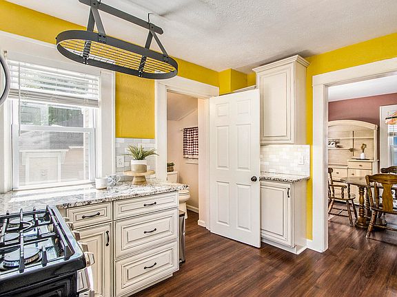 5th image of 1522 Hays Park Ave