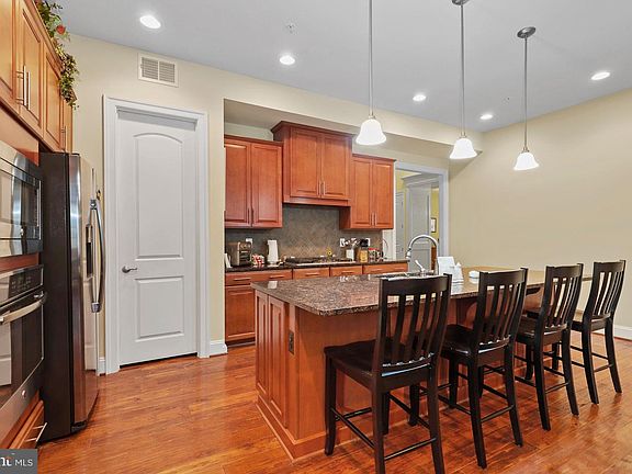5th image of 2571 Sophia Chase Dr