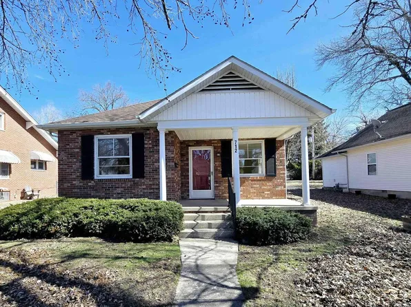 712 N 12th St, Herrin, IL 62948
