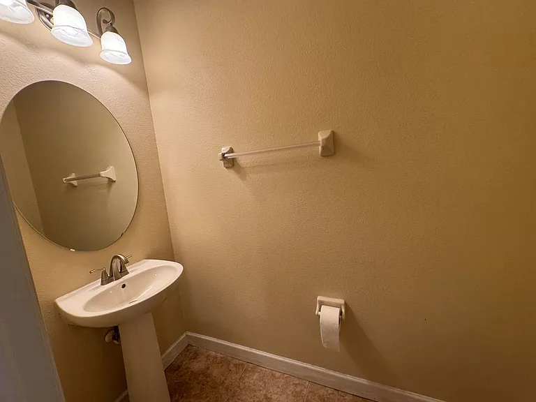 2832 Adelaide Ct — Photo 17