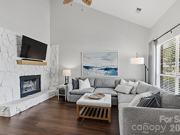 4th image of 8219 Golf Ridge Dr
