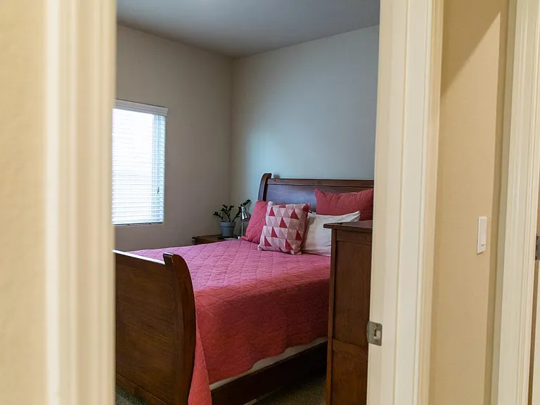 2327 W Queens Way — Photo 24